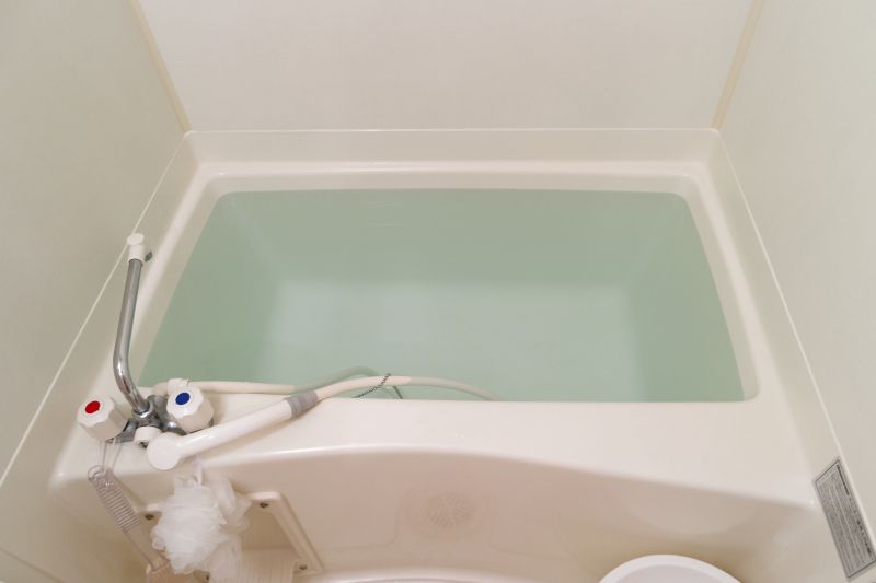 Refinished Tub with Accessories